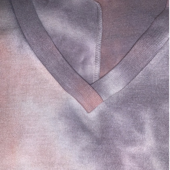 Peach & Gray Tie Dye SS V-Neck T-Shirt - Picture 6 of 8